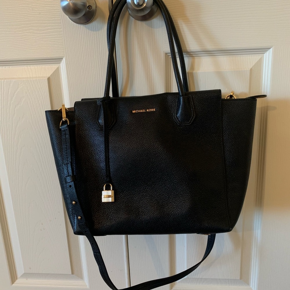 GORGEOUS Black Michael Kors purse - Picture 5 of 8